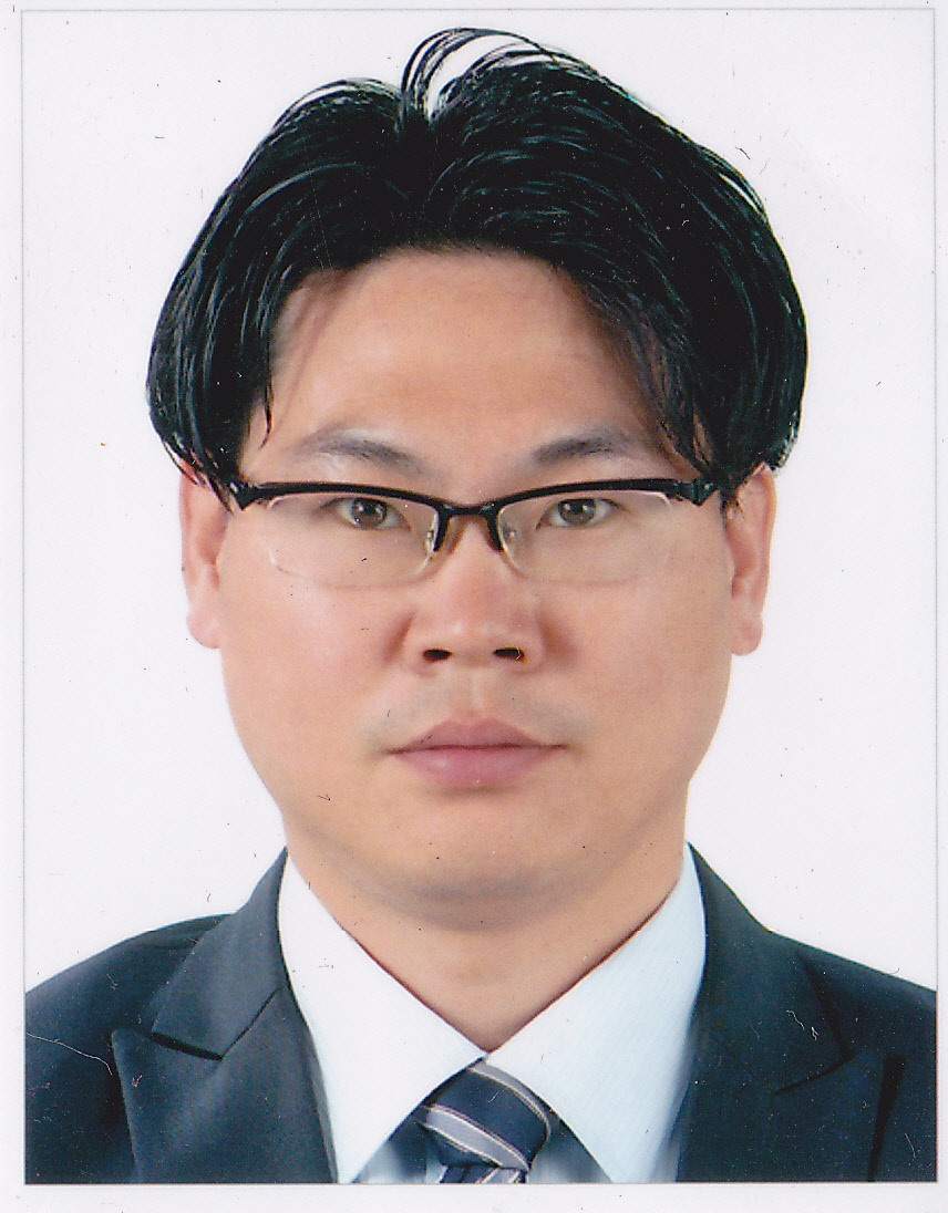 홍창기 전문위원