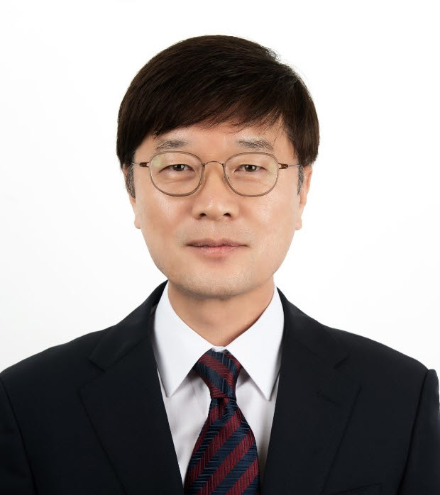 임백수 전문위원